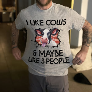 I Like Cows And Maybe Like Three People Personalized T-shirt