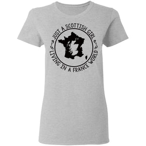 Scottish Girl Living In France World T-shirt - T-shirt Teezalo