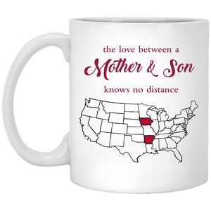Iowa Arkansas The Love Between Mother And Son Mug - Mug Teezalo