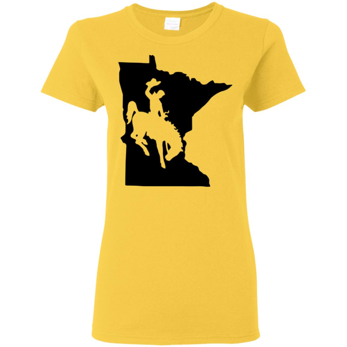 Living In Minnesota And You're From Wyoming T-Shirt - T-shirt Teezalo