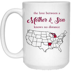 Michigan Arkansas	The Love Between Mother And Son Mug - Mug Teezalo
