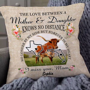 Long Distance Gift for Mom Mother And Daughter Knows No Distance Personalized Pillow - Pillow Long Distance Teezalo